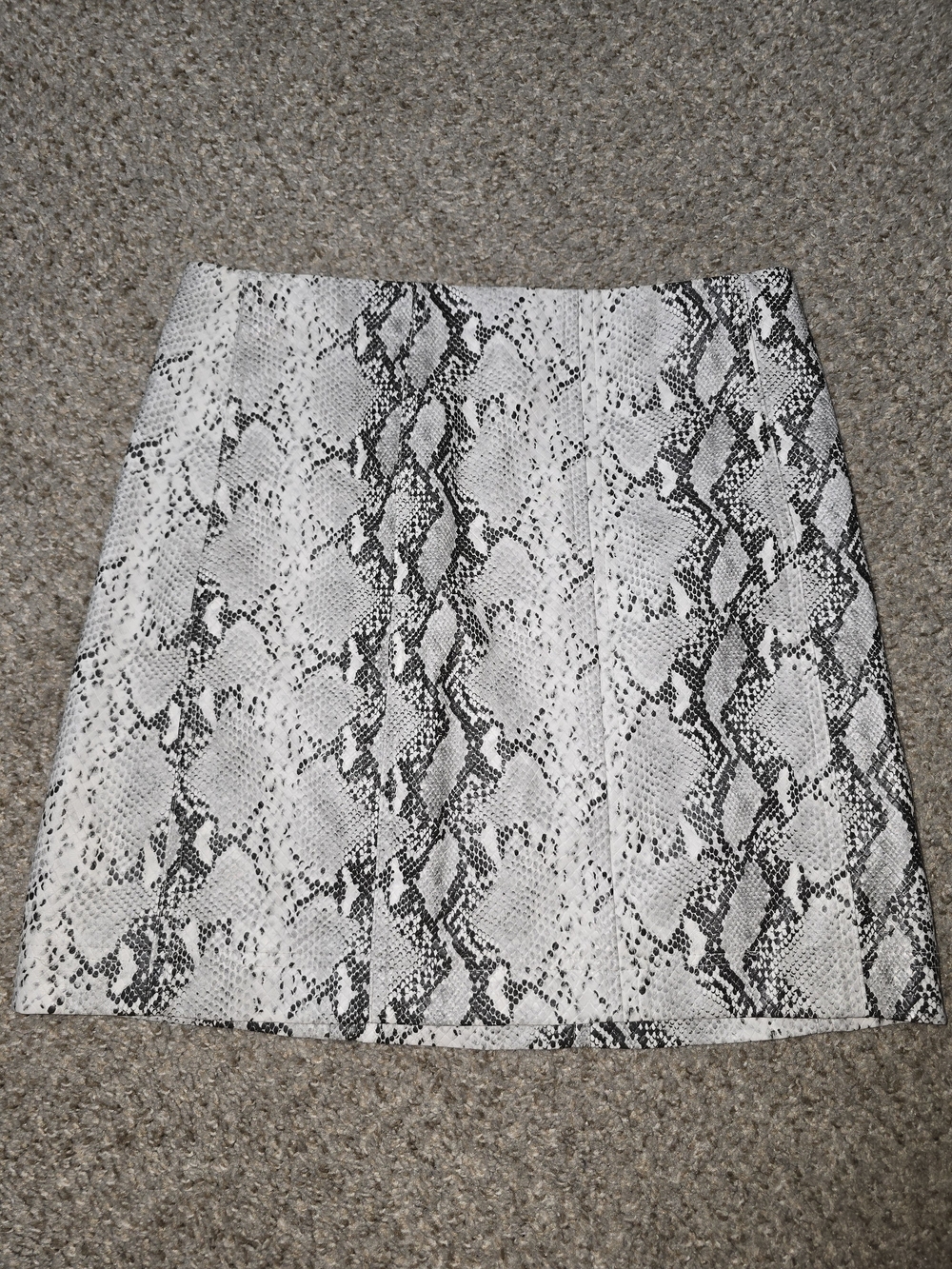Wild Honey Women's Snake Print A-Line Mini Skirt in Black & White Size Small